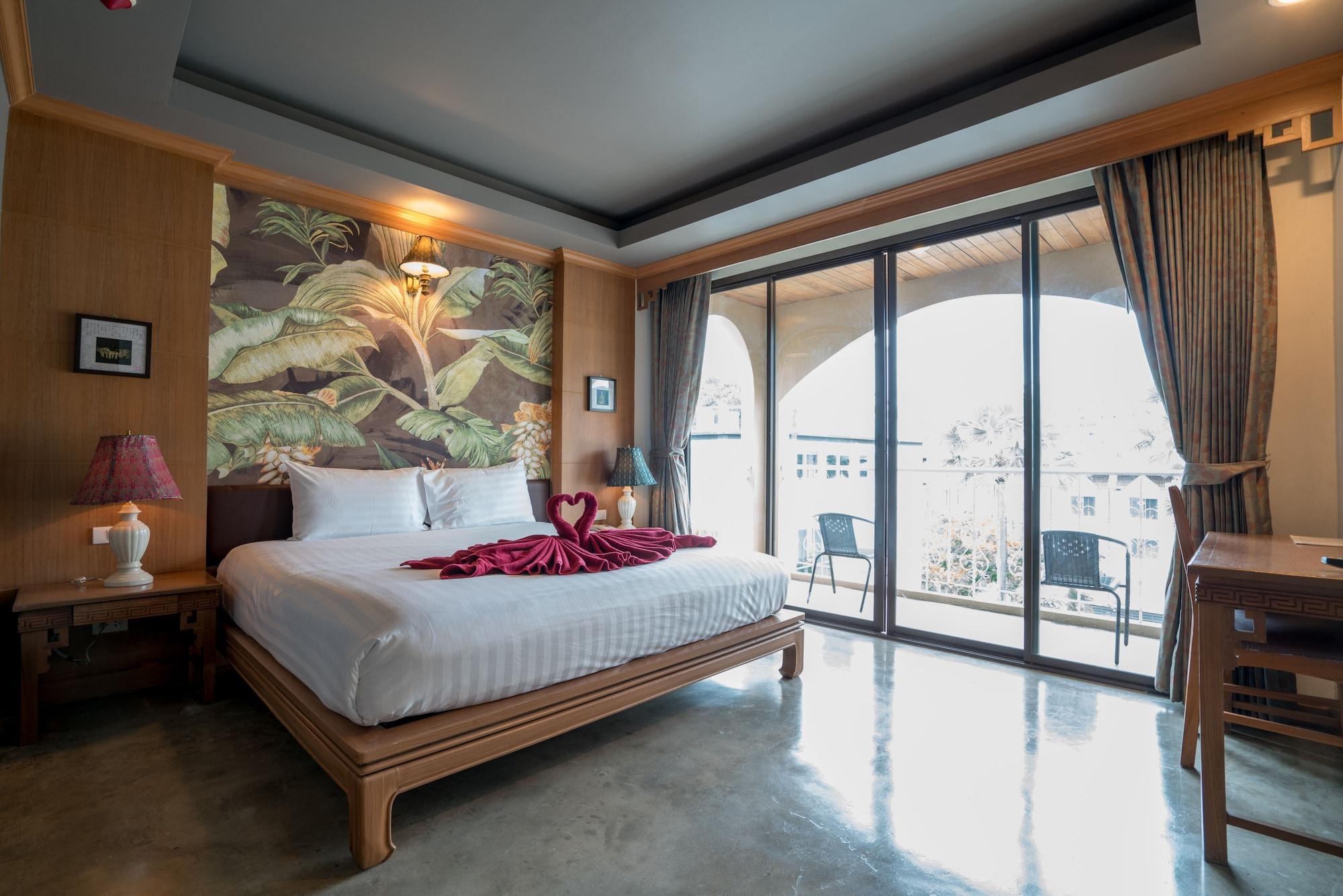 Minatale Phuket Hotel Patong Bagian luar foto