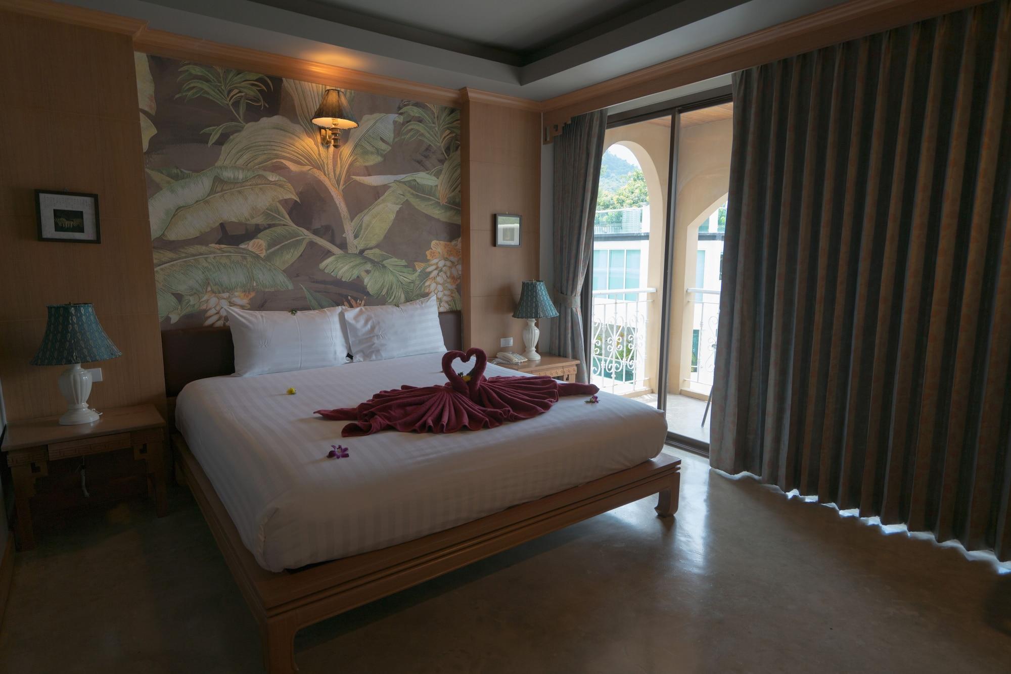 Minatale Phuket Hotel Patong Bagian luar foto