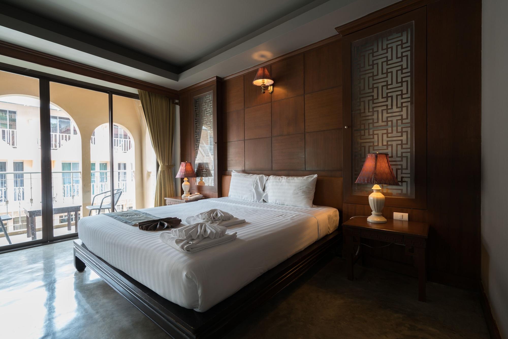 Minatale Phuket Hotel Patong Bagian luar foto