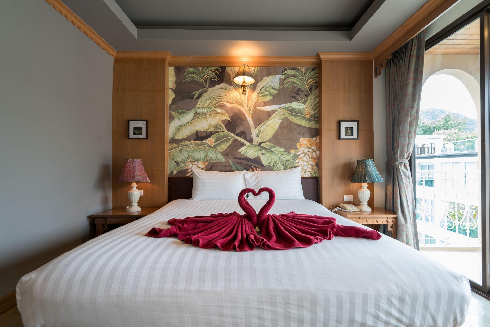 Minatale Phuket Hotel Patong Bagian luar foto