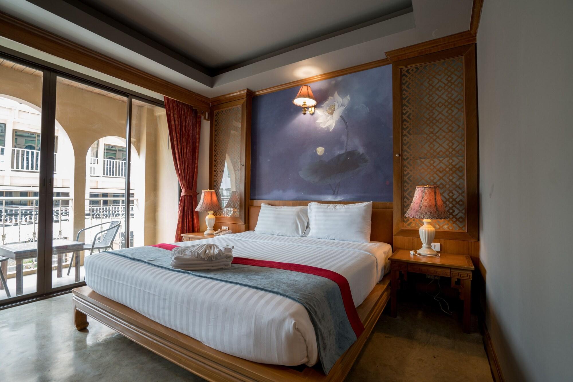 Minatale Phuket Hotel Patong Bagian luar foto