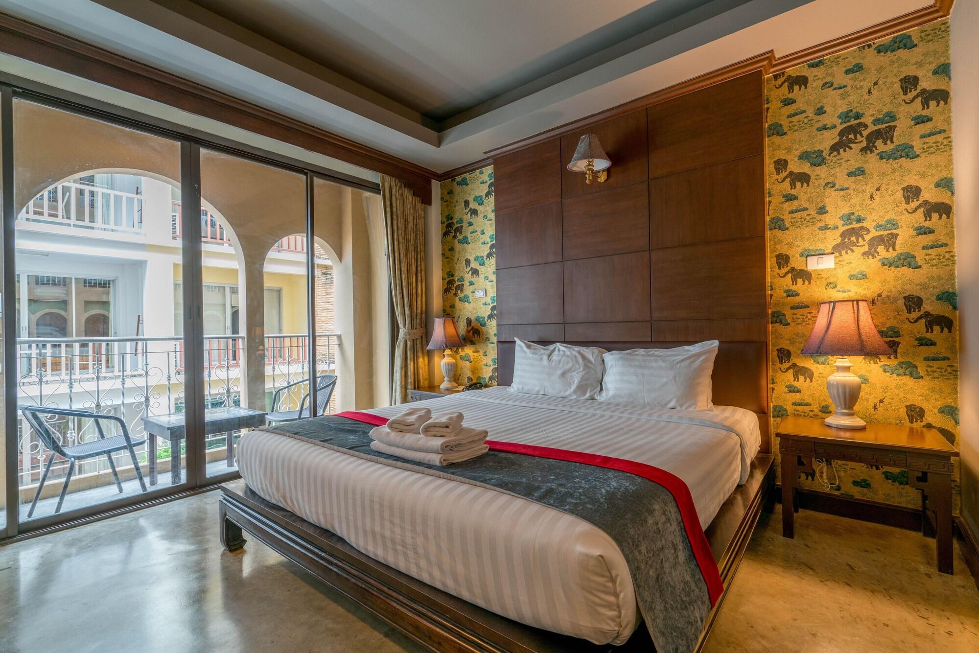 Minatale Phuket Hotel Patong Bagian luar foto