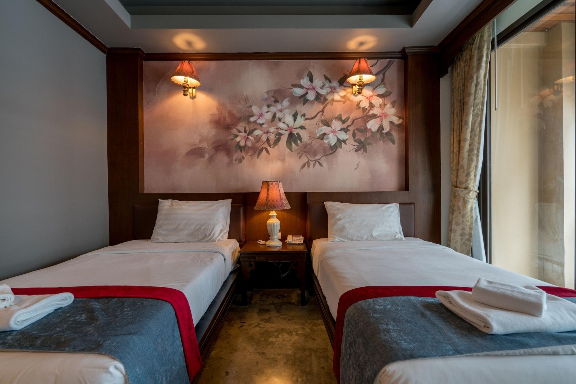 Minatale Phuket Hotel Patong Bagian luar foto