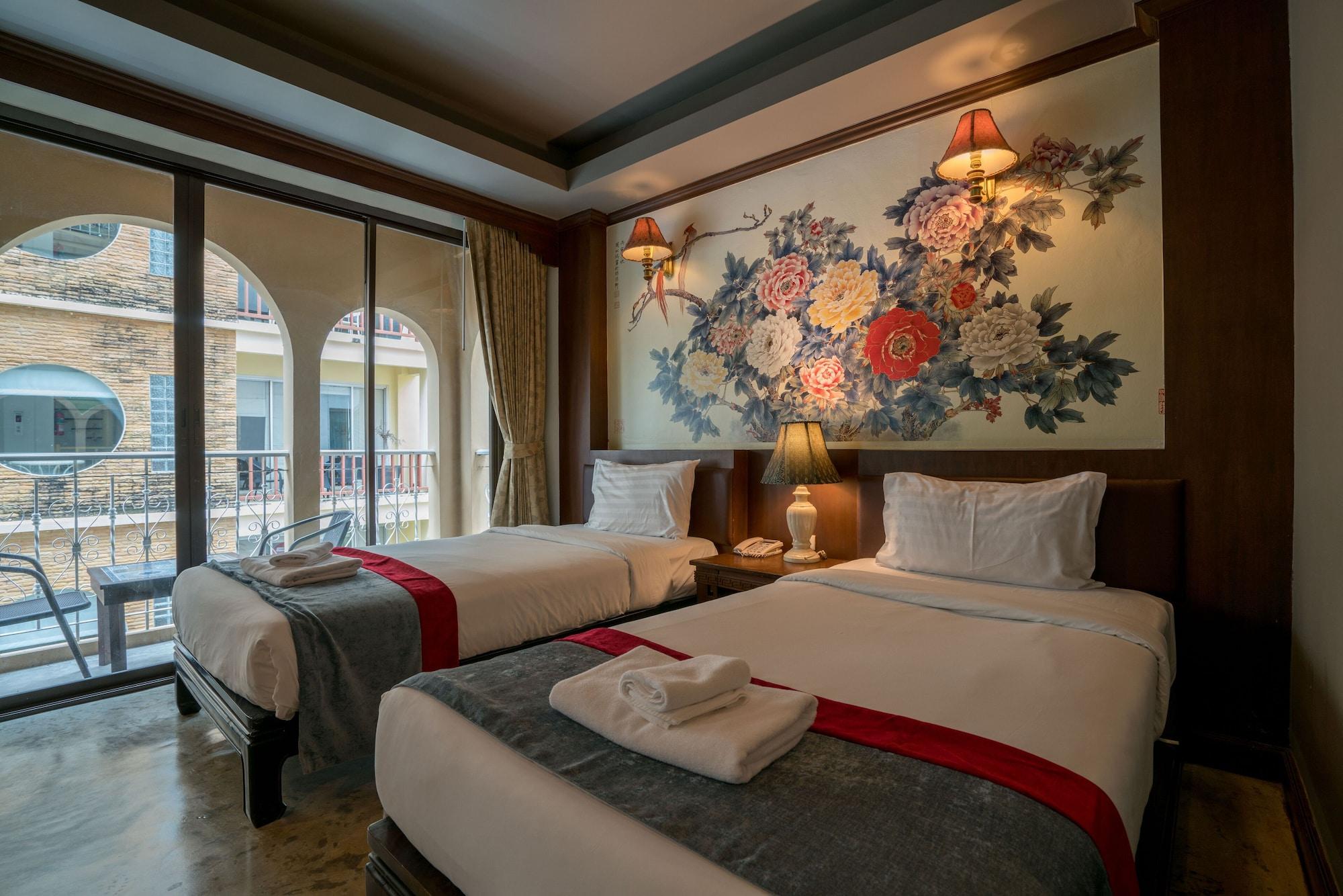 Minatale Phuket Hotel Patong Bagian luar foto