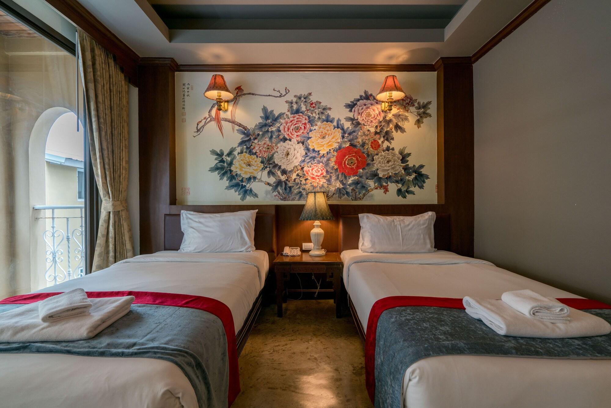 Minatale Phuket Hotel Patong Bagian luar foto