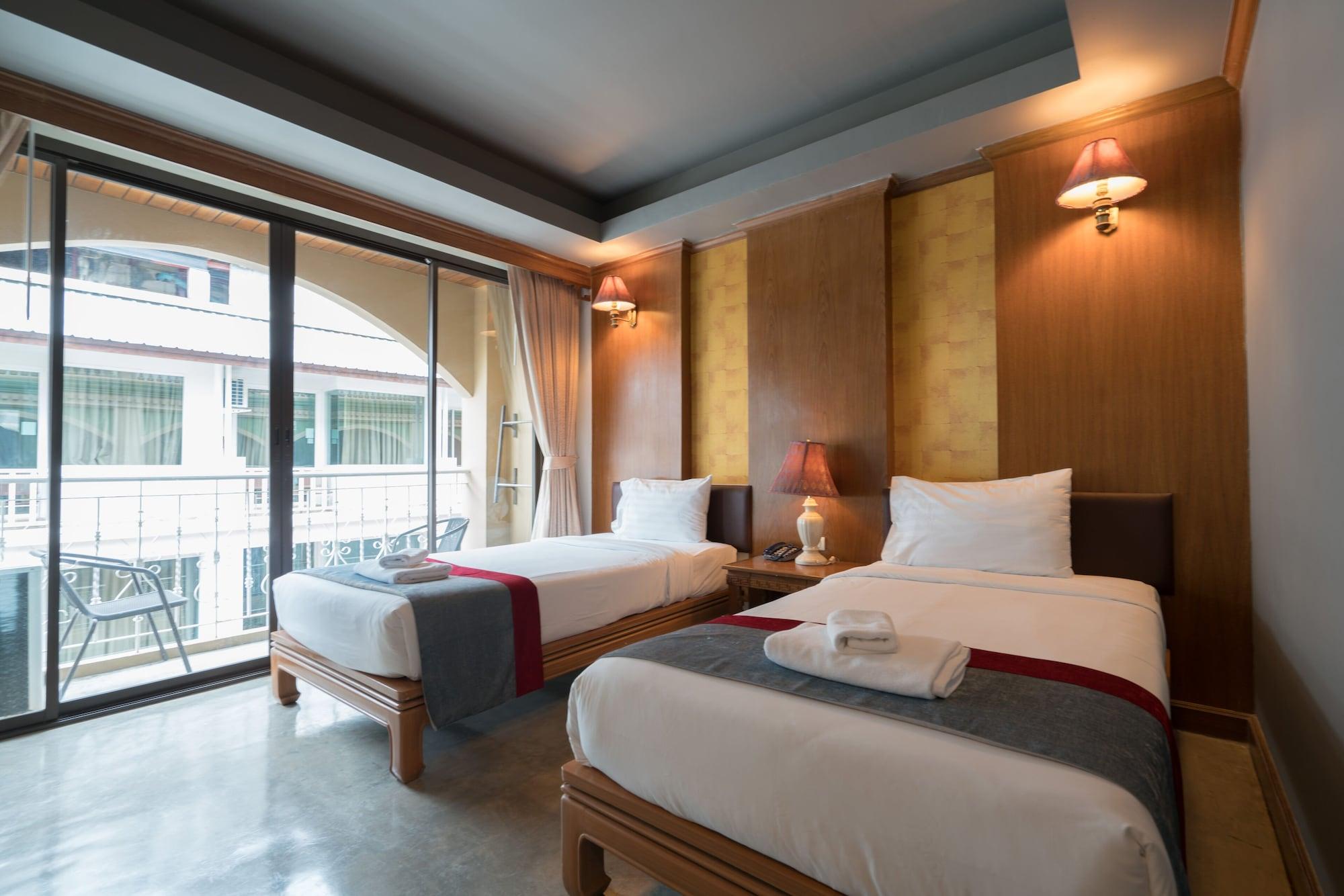 Minatale Phuket Hotel Patong Bagian luar foto