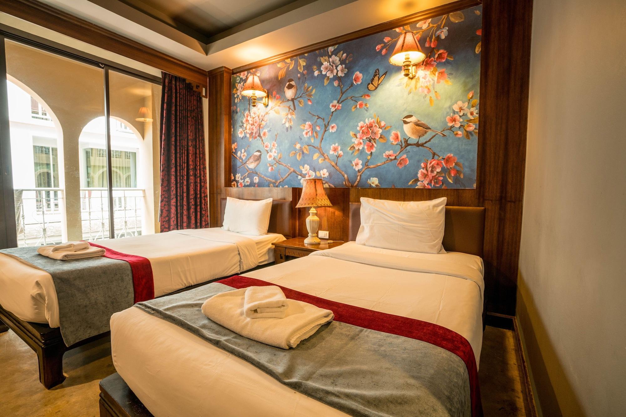 Minatale Phuket Hotel Patong Bagian luar foto