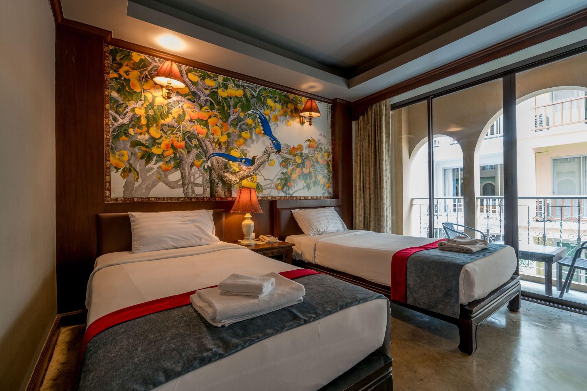 Minatale Phuket Hotel Patong Bagian luar foto