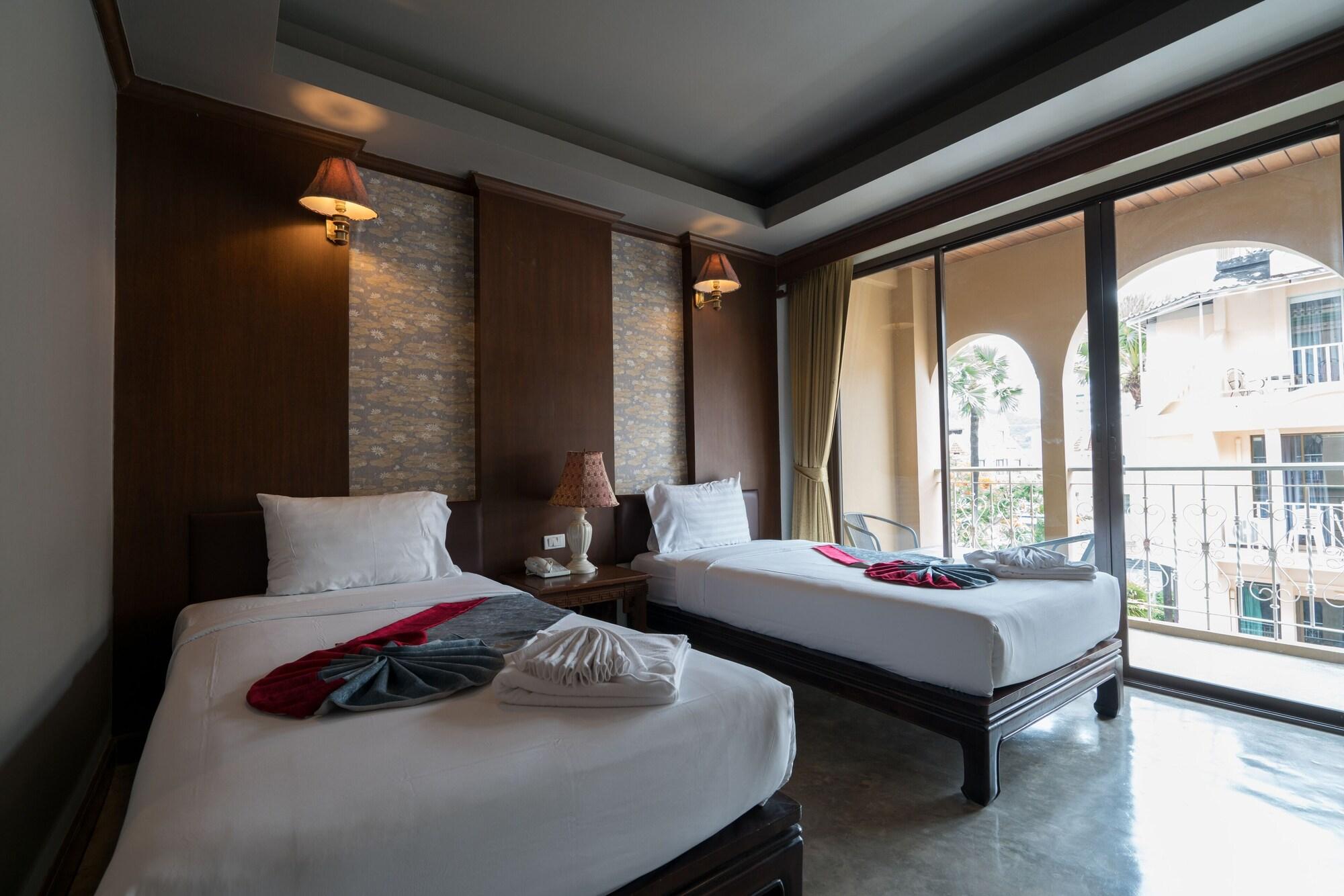 Minatale Phuket Hotel Patong Bagian luar foto