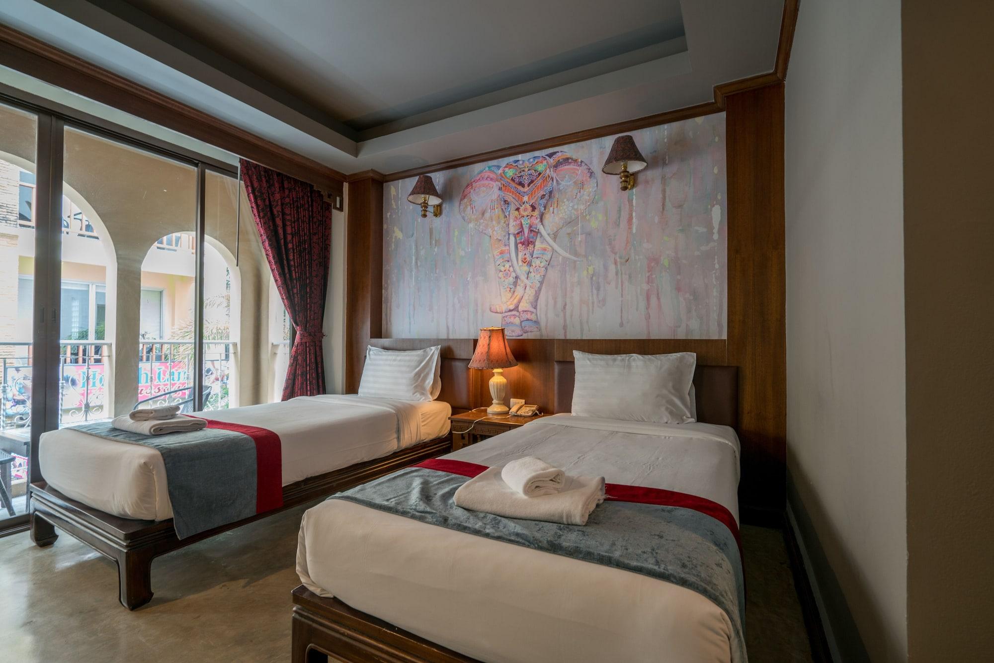 Minatale Phuket Hotel Patong Bagian luar foto