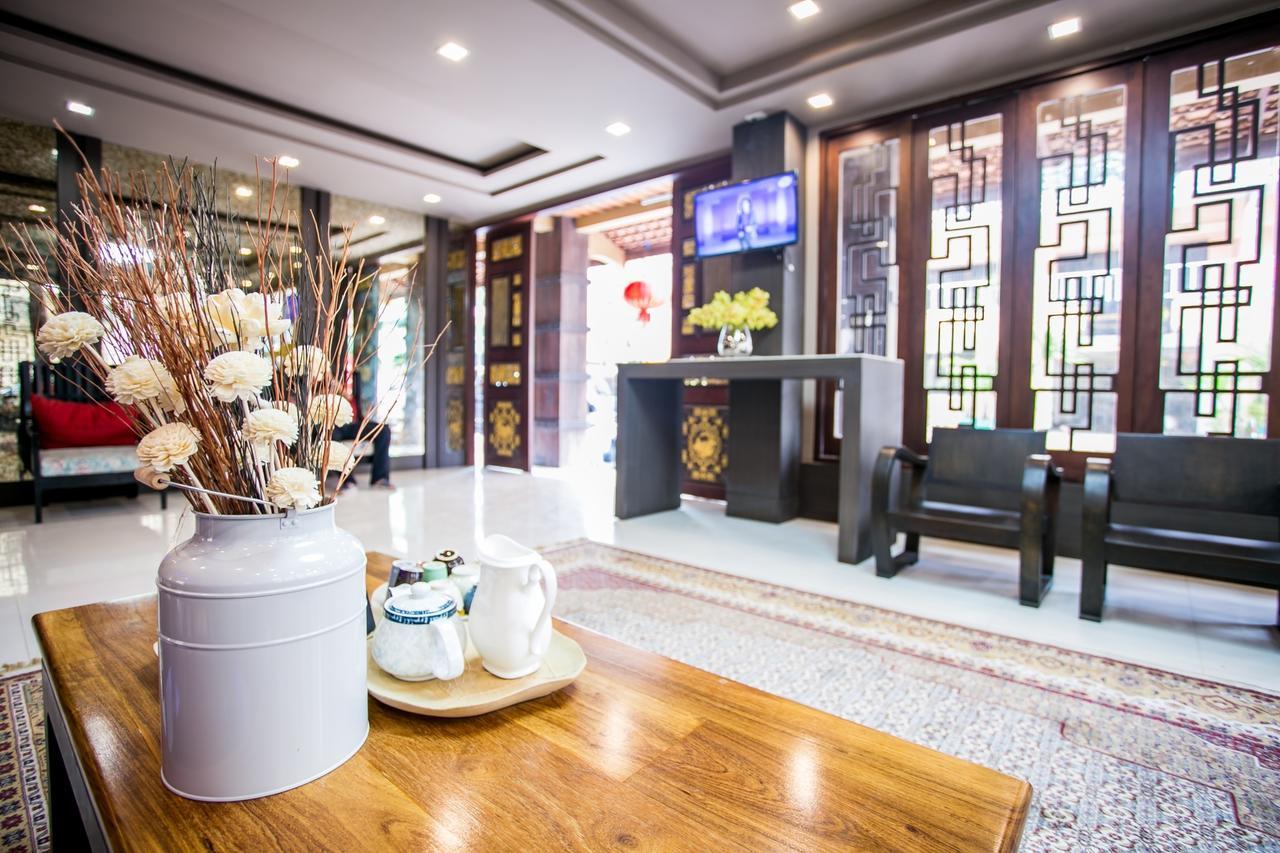 Minatale Phuket Hotel Patong Bagian luar foto