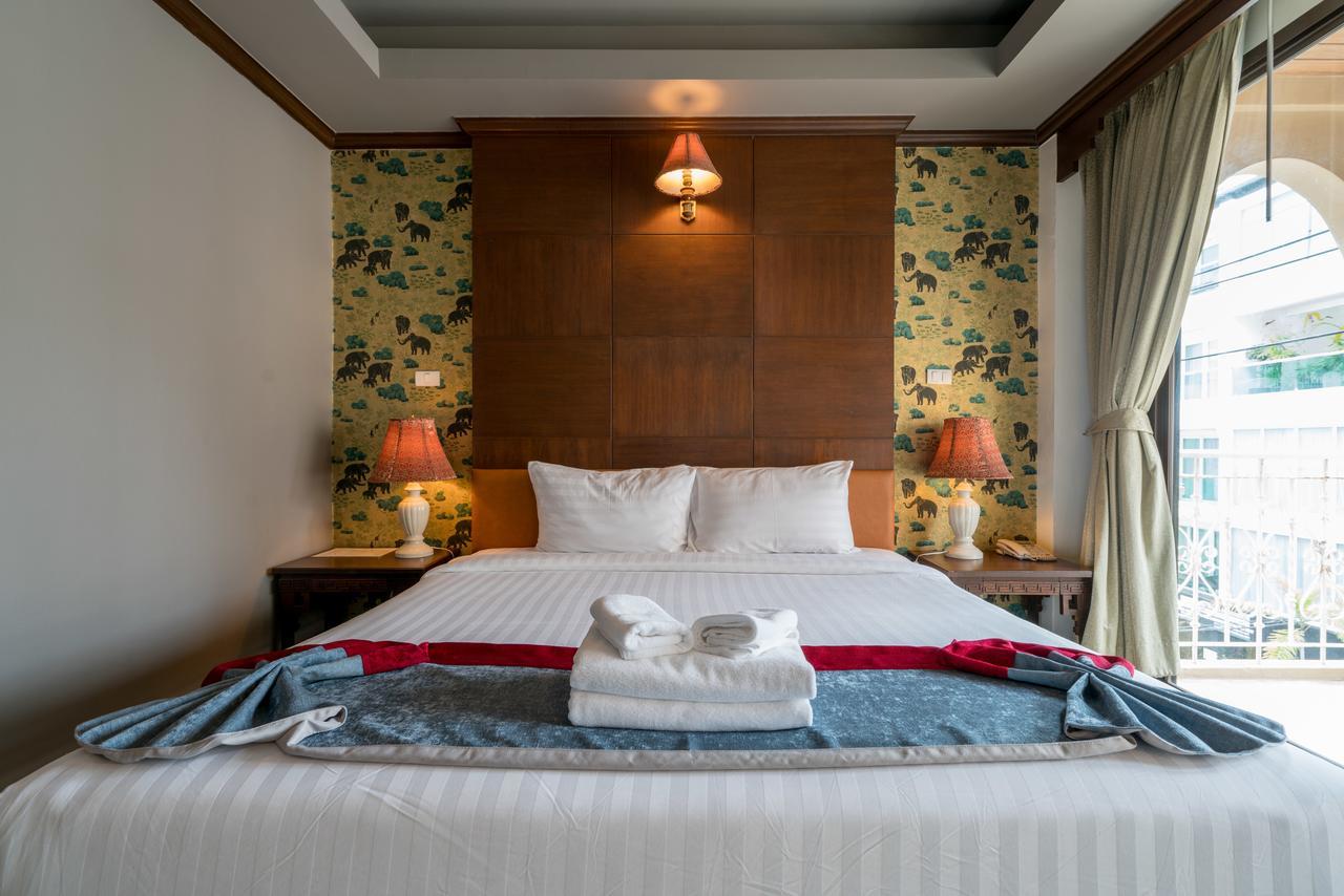 Minatale Phuket Hotel Patong Bagian luar foto