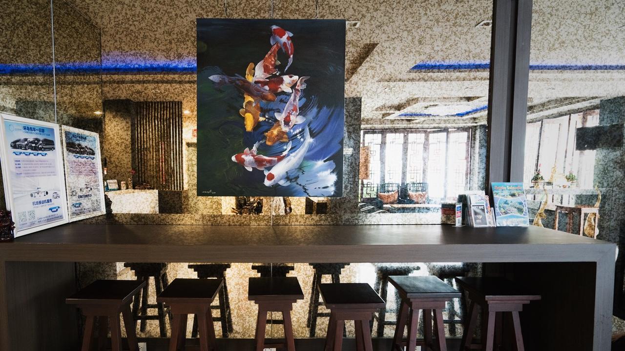 Minatale Phuket Hotel Patong Bagian luar foto