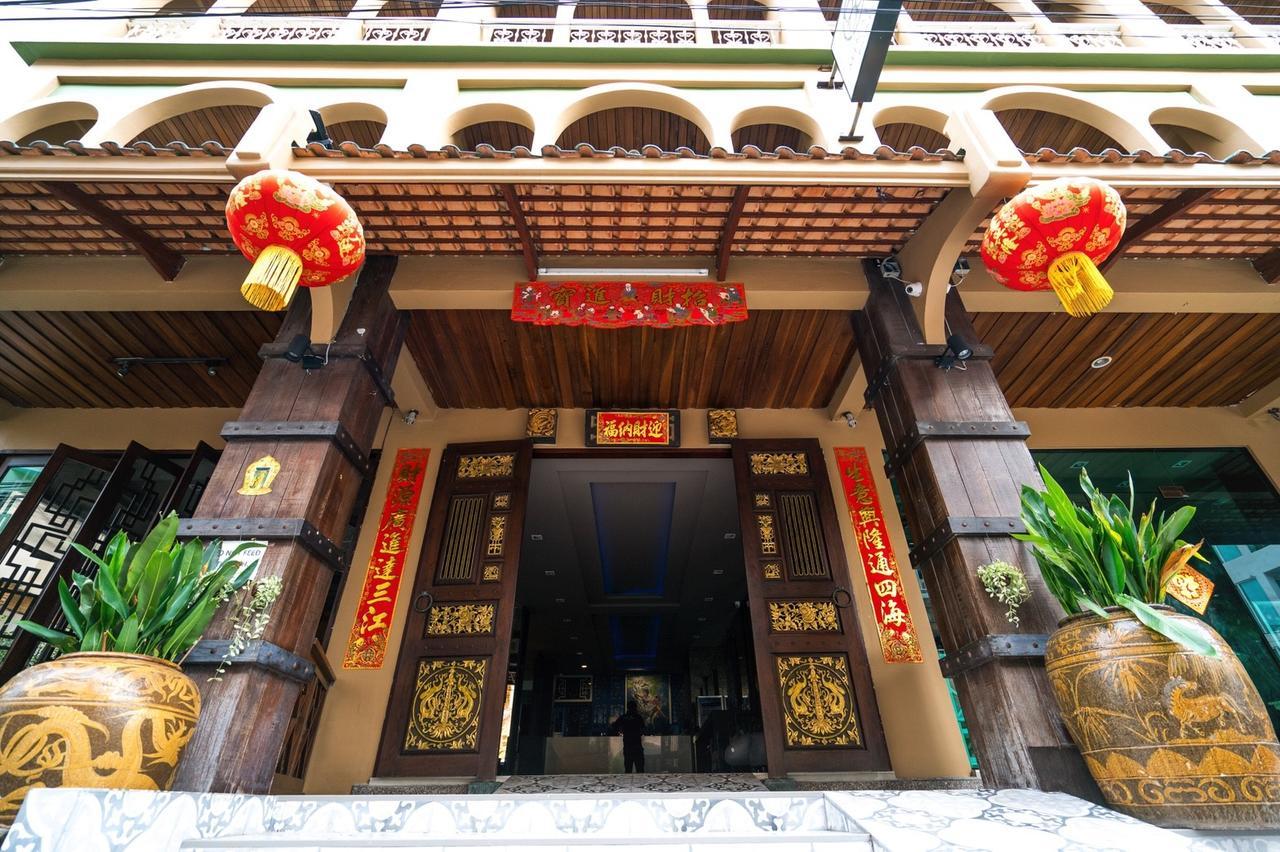 Minatale Phuket Hotel Patong Bagian luar foto