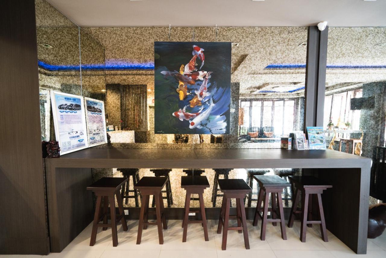 Minatale Phuket Hotel Patong Bagian luar foto