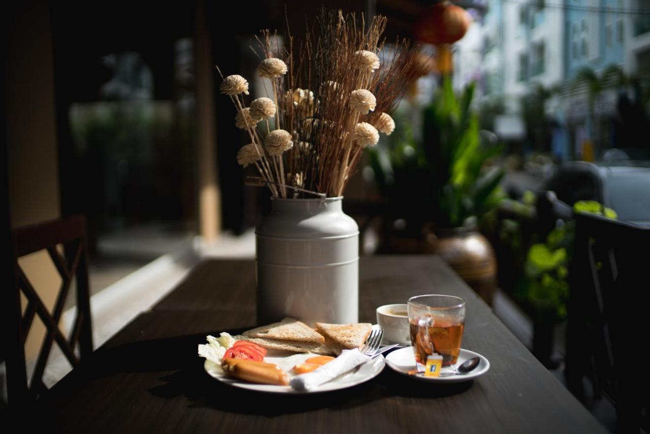 Minatale Phuket Hotel Patong Bagian luar foto